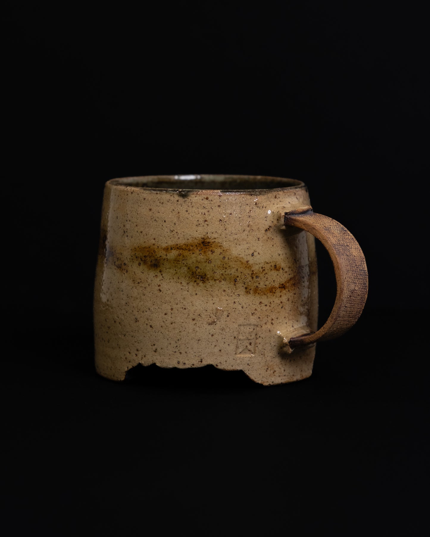 Three-legged Cup with Handle (Ink Series)